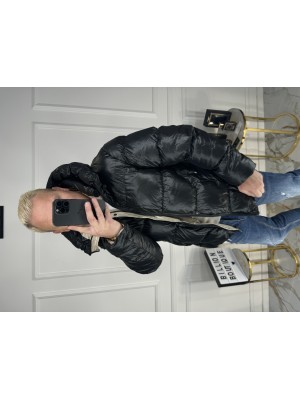 TRUMPA SU KAPIŠONU STRIUKĖ