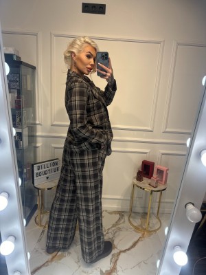 MARGAS OVERSIZE KOSTIUMĖLIS