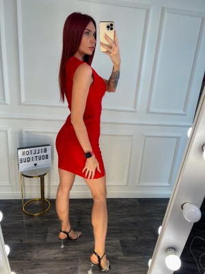 RAUDONA SUKNELĖ RAUDONA SUKNELĖ