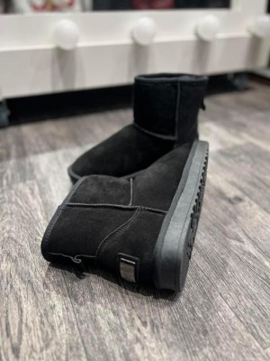 VYRIŠKI  IR MOTERIŠKI POROMS VERSTOS ODOS UGG BATAI