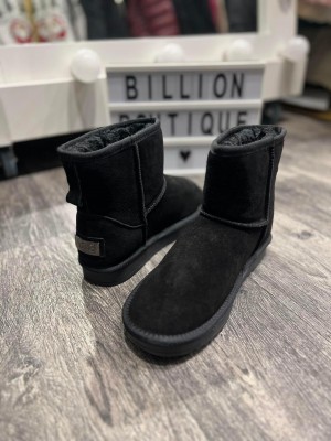 MOTERIŠKI VERSTOS ODOS UGG BATAI